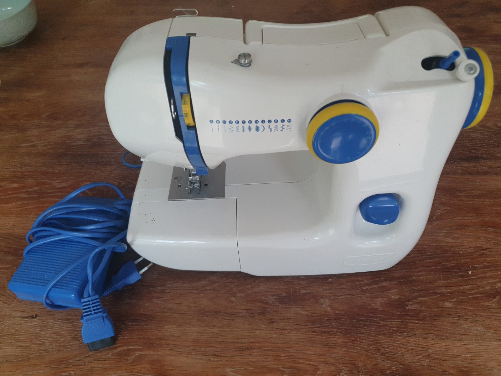 Gratis IKEA naaimachine niet meer goed werkend, Ophalen, Gebruikt, Naaimachine, Overige merken