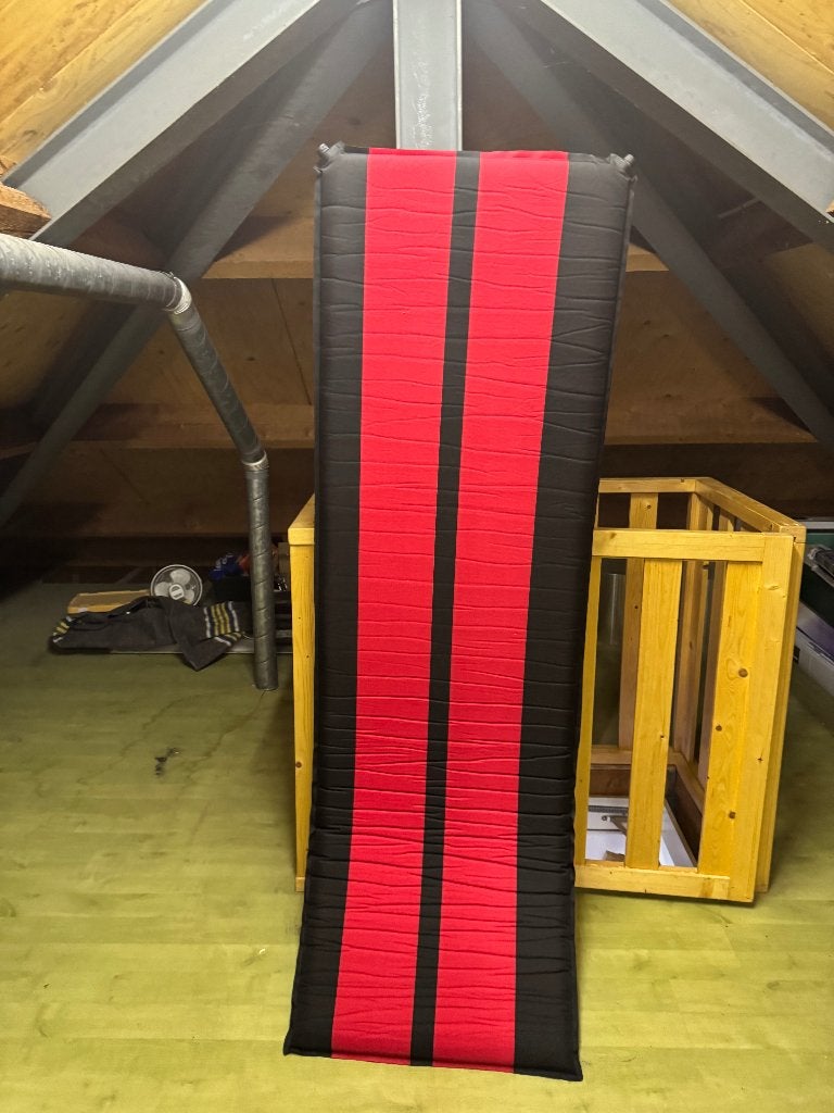 Zelfopblazende slaapmat, compact met hoes, Ophalen, Zo goed als nieuw, 1-persoons