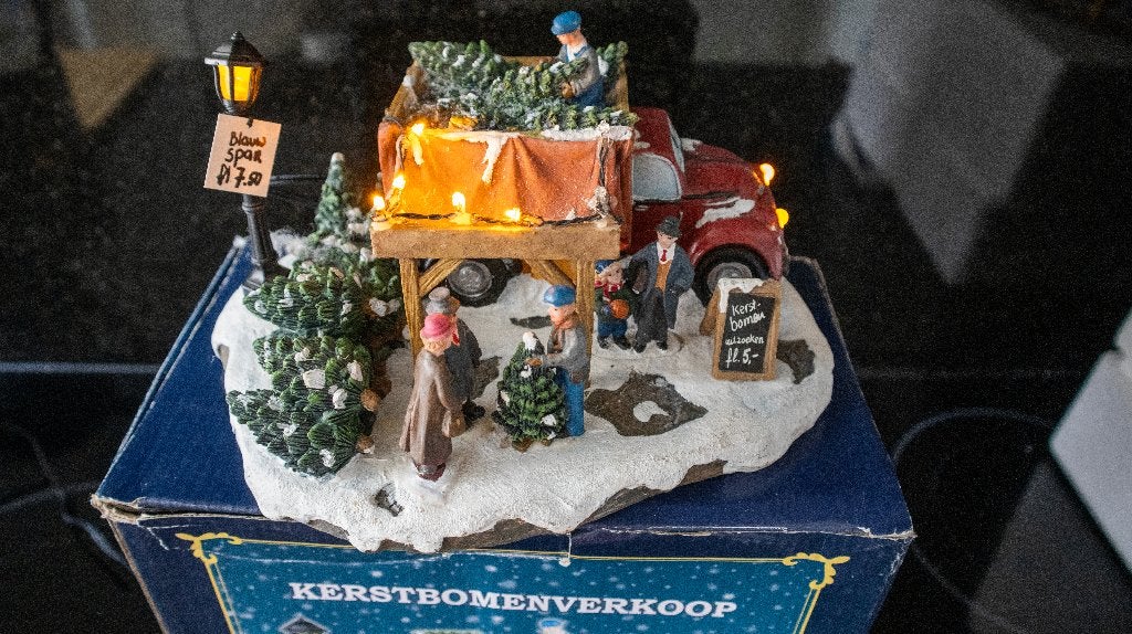 Kerstbomenverkoper, (past bij Lemax), Diversen, Ophalen of Verzenden, Gebruikt