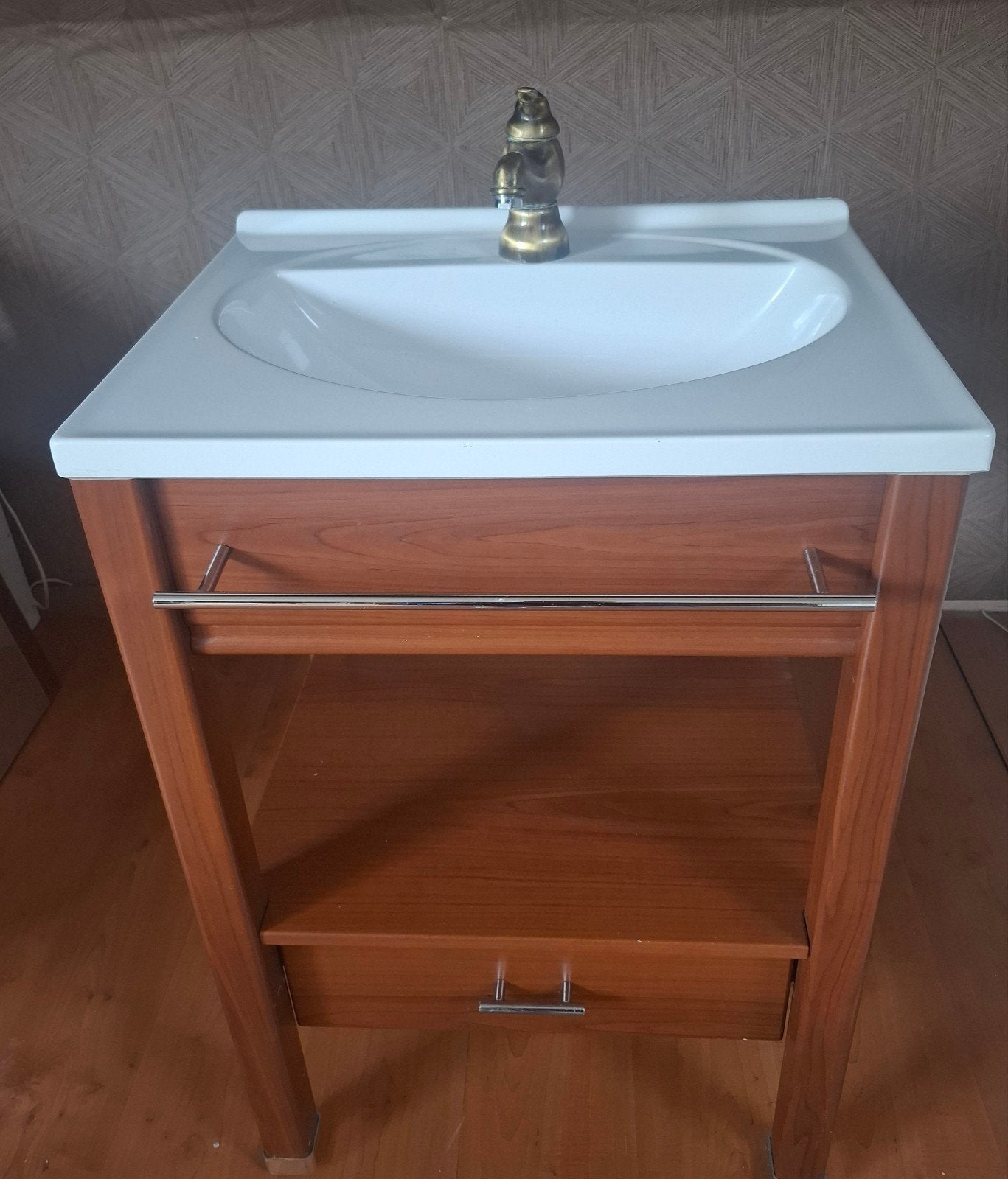 Badkamermeubel  met spiegel en kraan, mahonie kleur, Ophalen, Overige typen, 50 tot 100 cm, Zo goed als nieuw