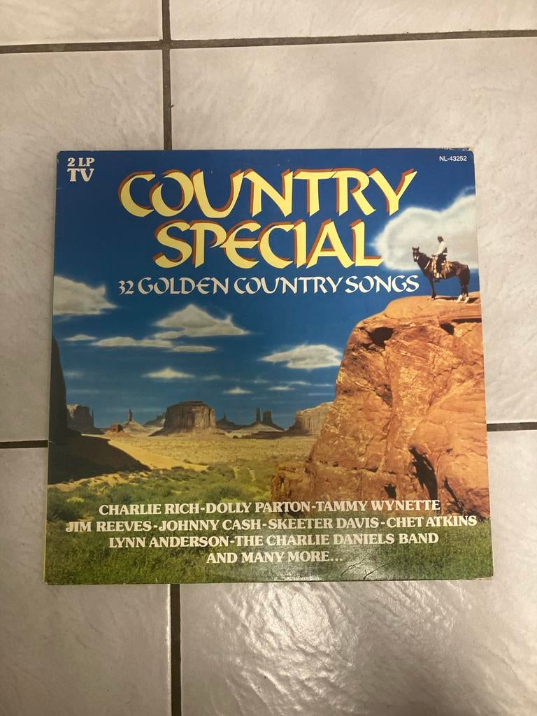 Country Special: 32 Golden Country Songs 2LP TV, Ophalen of Verzenden, Zo goed als nieuw, Boxset