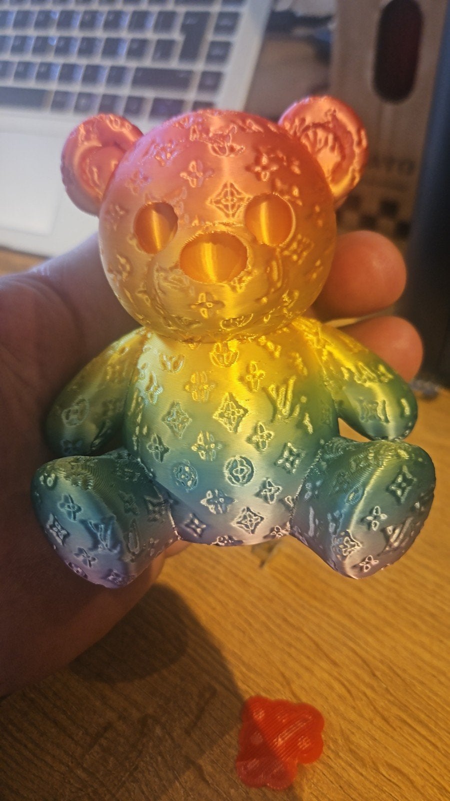 3D Geprinte Regenboog Beer met Louis Vuitton Patroon, Handgemaakt, Dieren, Meerkleurig, Ophalen of Verzenden