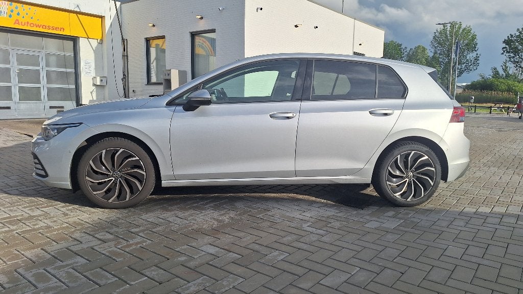 Volkswagen Golf 1.0 TSI 110pk 2021 Grijs, Auto's, Volkswagen, Voorwielaandrijving, Stof, Euro 6, Stuurwielverwarming
