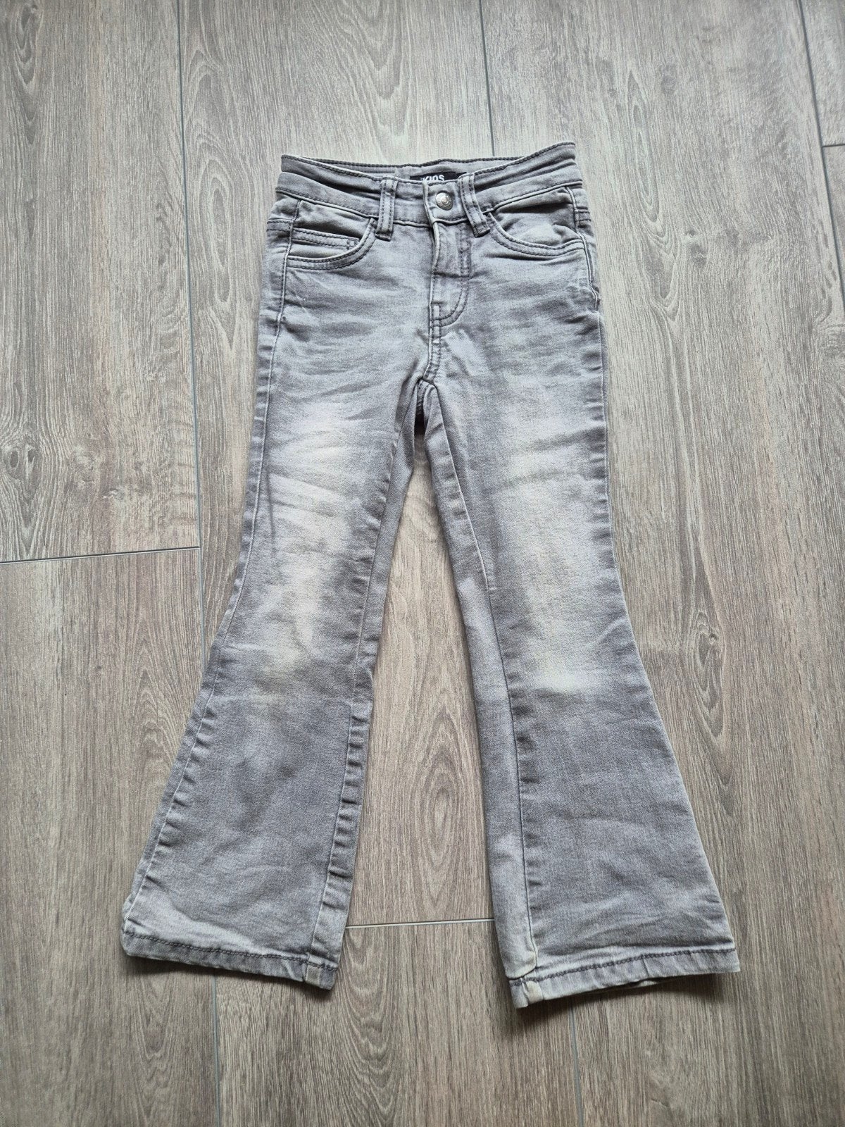spijkerbroek meisem flared, Kinderen en Baby's, Kinderkleding | Maat 122, Ophalen of Verzenden, Zo goed als nieuw, Meisje, Broek