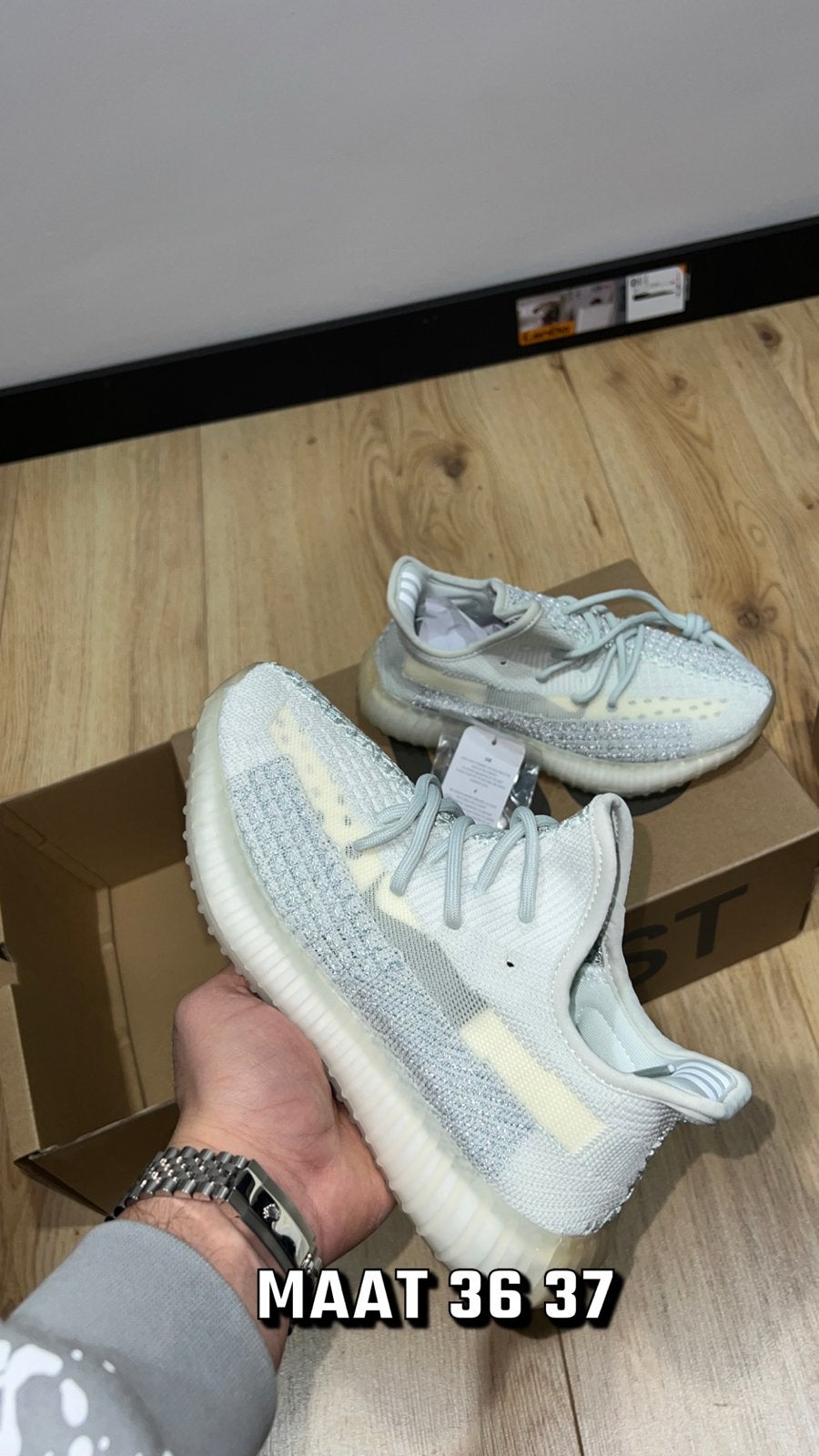 Yeezy Boost 350 V2 Sneakers, Ophalen of Verzenden, Nieuw, Wit, Sneakers of Gympen