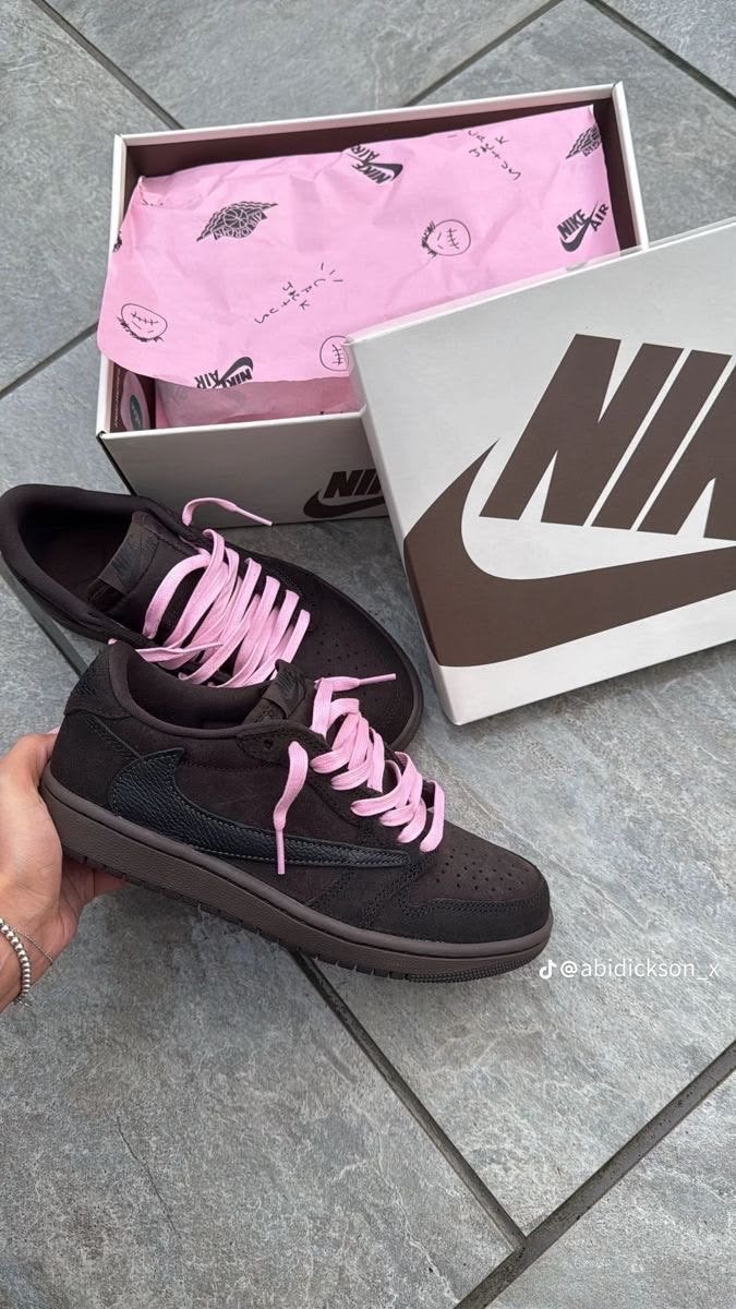Nike Air Jordan 1 Low Travis Scott Reverse brown maat m, Kleding | Heren, Schoenen, Ophalen of Verzenden, Nieuw, Bruin, Sneakers of Gympen