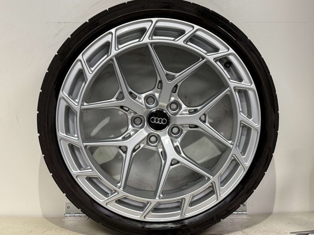 19 inch Vossen LOOK Fits Golf Audi A3/S3/RS3 Pirelli R02, Auto-onderdelen, 19 inch, 255 mm, Banden en Velgen, Zomerbanden
