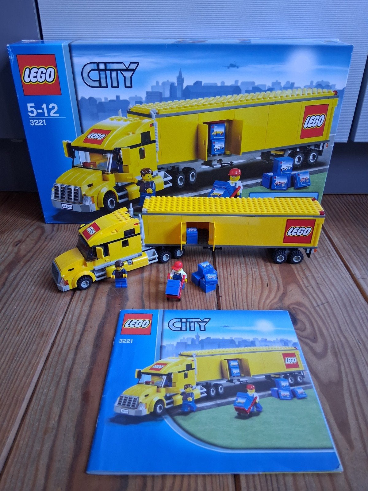 Lego city grote vrachtwagen 3221 complete set + doos + boek, Ophalen of Verzenden, Zo goed als nieuw