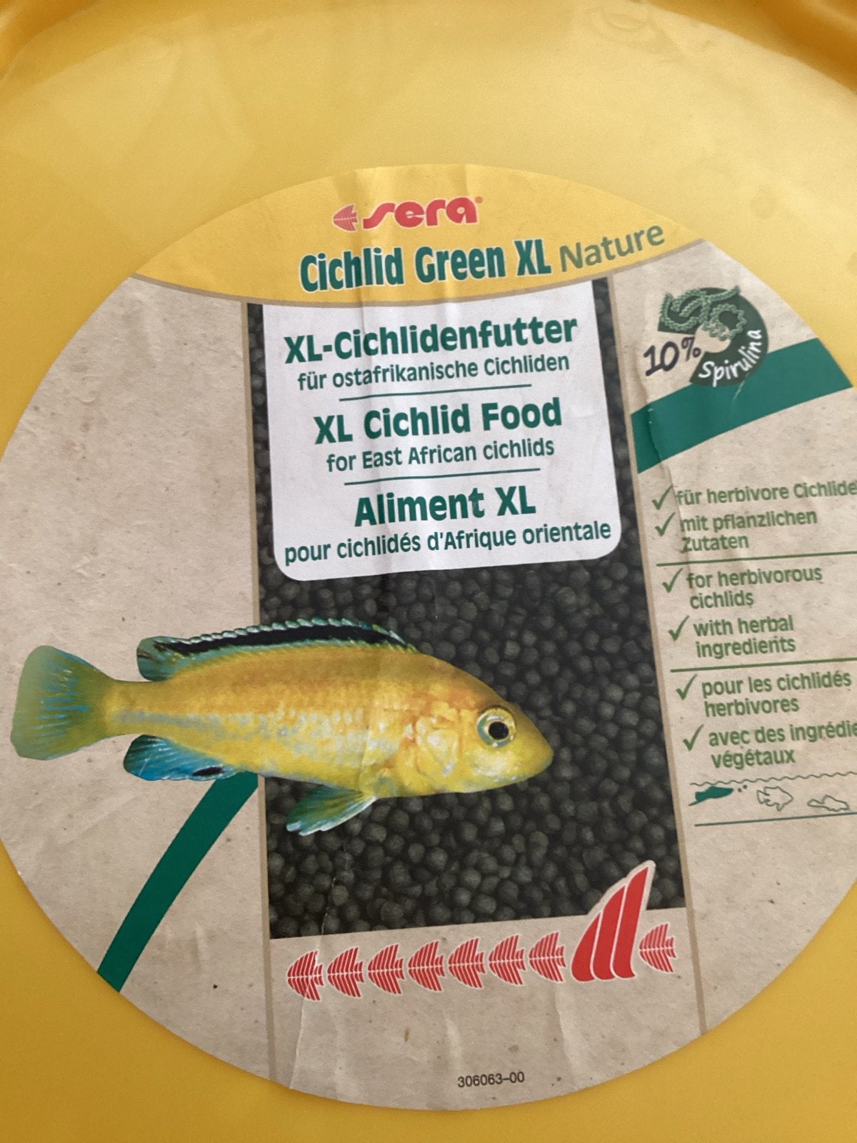 4 liter pot cichlide granulaatmix ( Sera), Vis