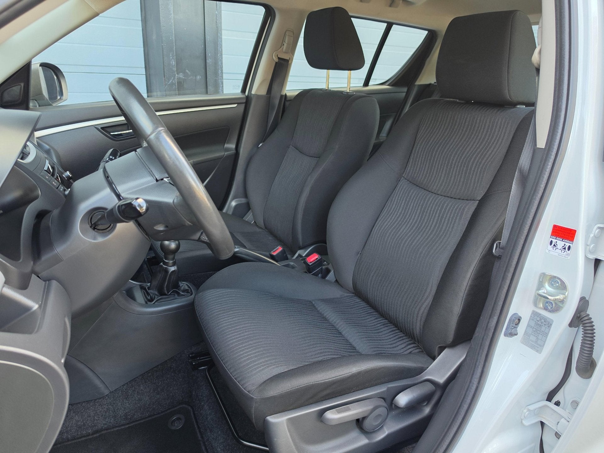 Suzuki SWIFT 1.2 Exclusive INDIGO edition, cruise, open dak,, Voorwielaandrijving, Stof, Gebruikt, 4 cilinders