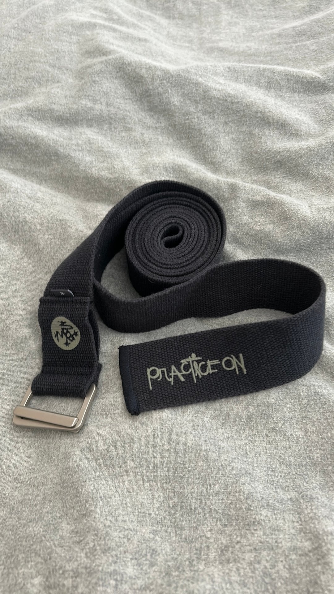 Manduka yoga riem zwart: zeer goede staat!!, Ophalen of Verzenden, Zo goed als nieuw, Yoga-accessoire