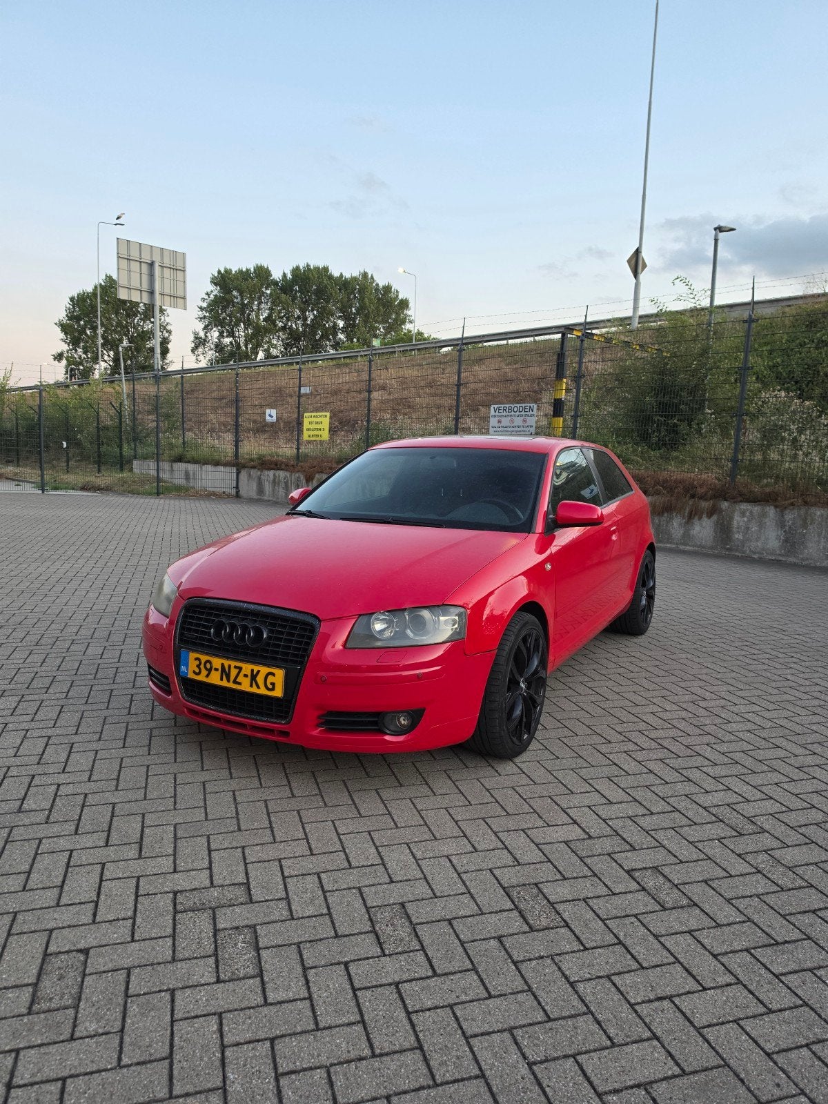 Audi A3 3.2 184KW Quattro 3D AUT 2004 Rood, Automaat, 3189 cc, Vierwielaandrijving, 1600 kg