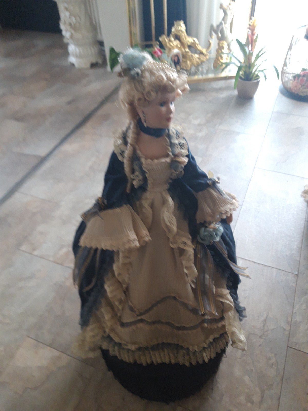Mooie Oude Porseleinen Pop in Victoriaanse Kleding, Verzamelen, Ophalen, Gebruikt, Pop