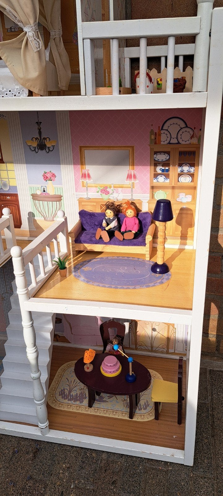 Foto 5 van Prachtig en compleet poppenhuis