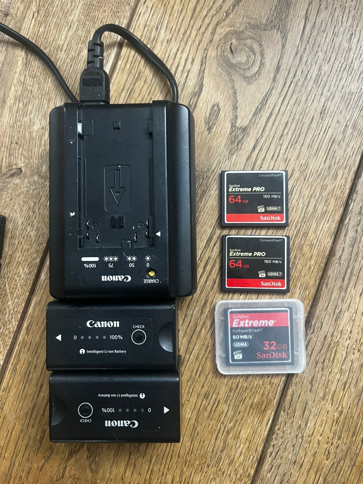 Canon accu BP-955 Canon acculader SanDisk extreme Pro cards, Ophalen of Verzenden