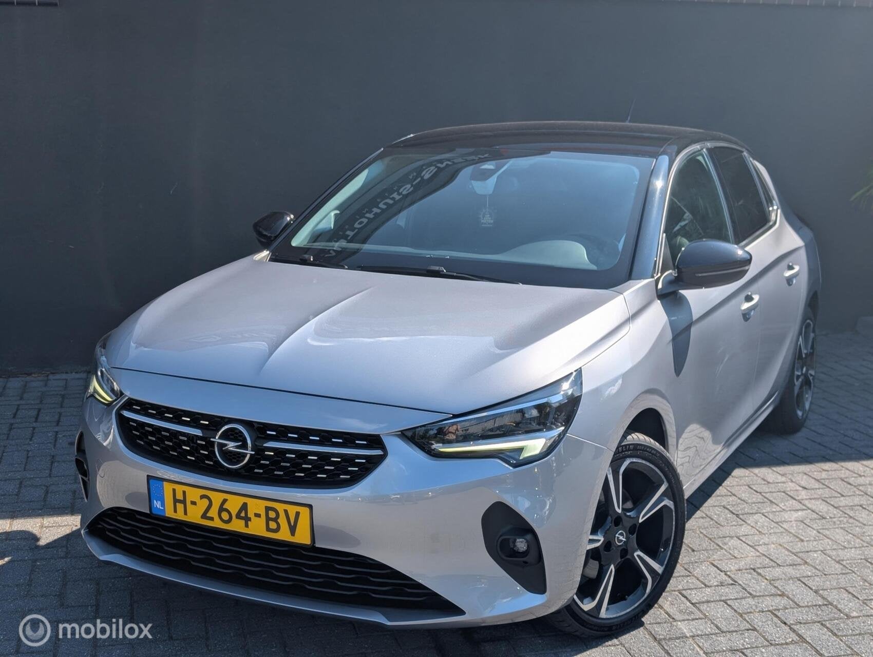 Opel Corsa 1.2 Elegance | Leder | Massage | CarPlay | LED, Voorwielaandrijving, 101 pk, Gebruikt, Euro 6