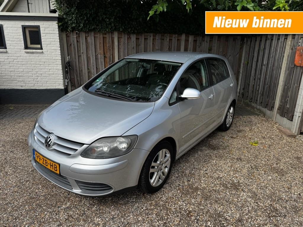 Volkswagen GOLF 1.6 FSI COMFORTL.BNS automaat,trekhaak,cruis, Auto's, Gebruikt, 4 cilinders, Met garantie (alle), 116 pk
