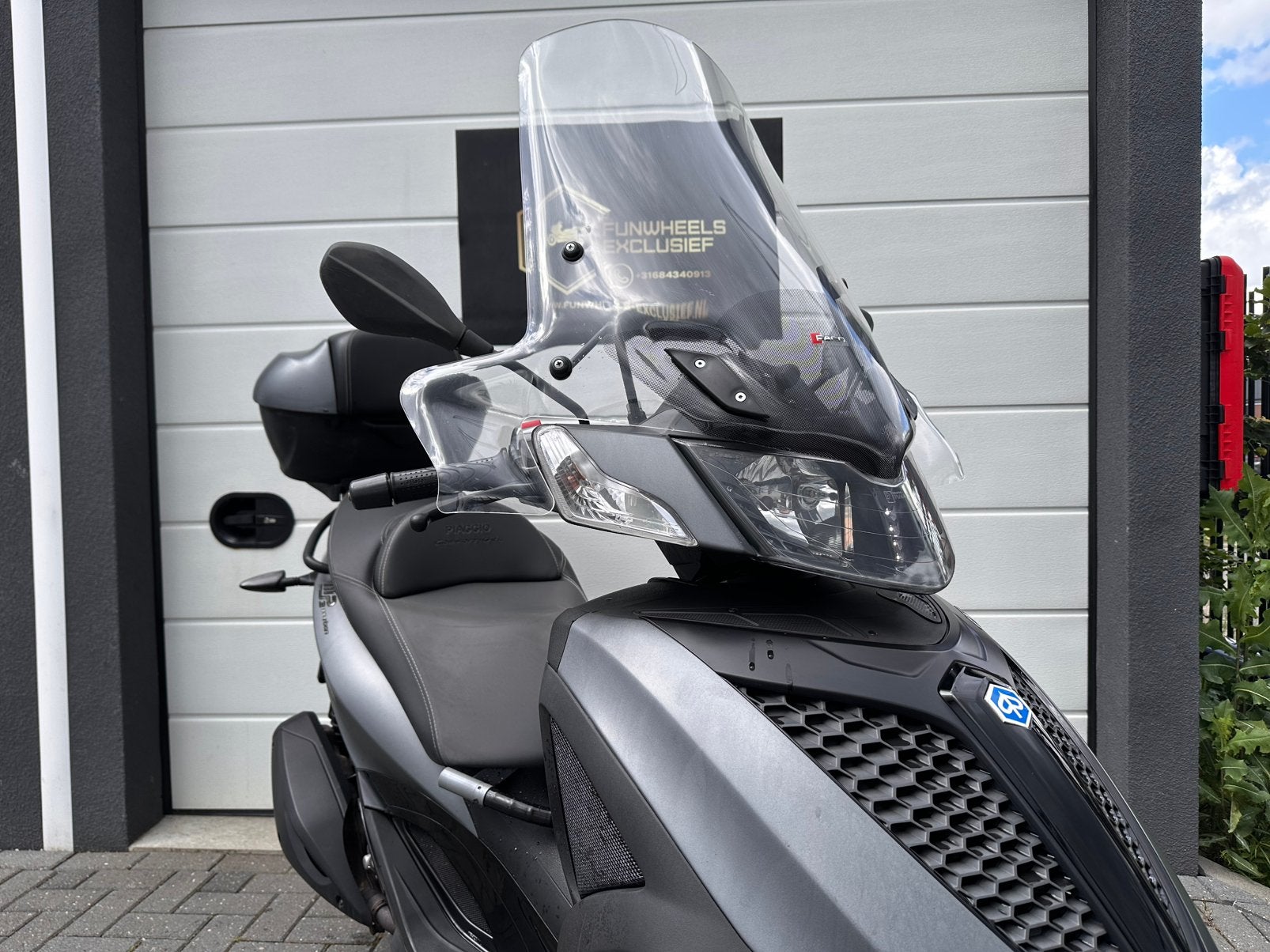 Piaggio MP3 Yourban 300 Motorscooter Matgrijs Autorijbewijs, Scooter, Automaat, 278 cc, 1 cilinder