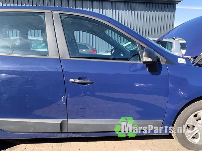 Portier 4Deurs rechts-voor van een Renault Scenic, Gebruikt, -, -, Ophalen of Verzenden