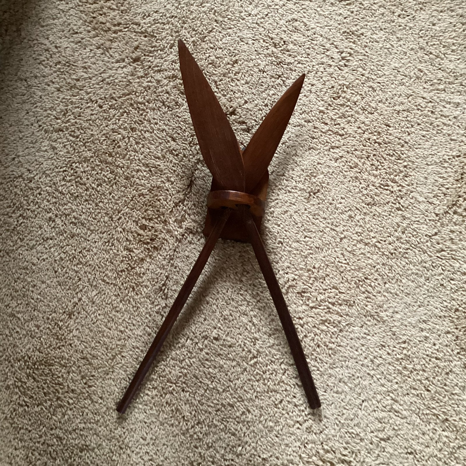 Decoratieve houten speren met houder, 66 cm lang, voor 5 €., Antiek en Kunst, Ophalen of Verzenden