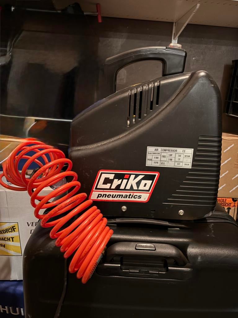 Criko Pneumatics Luchtcompressor (zonder tank) + slang, Doe-het-zelf en Verbouw, Compressors, Minder dan 25 liter, Ophalen of Verzenden