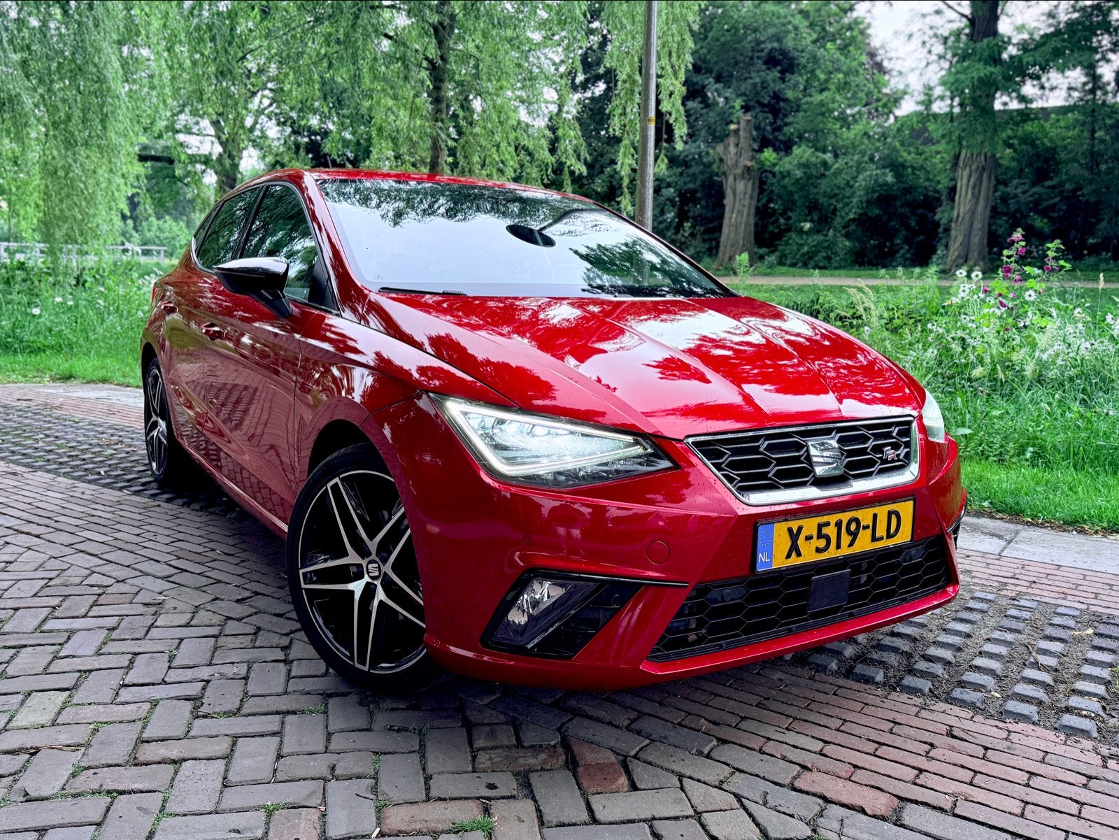 Seat Ibiza 1.0 TSI FR 115pk 2017 - LED - Beats Audio, 40 €/maand, Zwart, Ibiza, Handgeschakeld