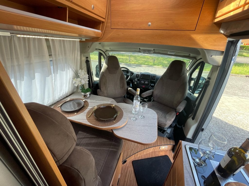 Pössl Roadcruiser XL ENKELE BEDDEN VERHOOGD TREKHAA, Caravans en Kamperen, Pössl, 6 tot 7 meter, Bedrijf, Overige merken