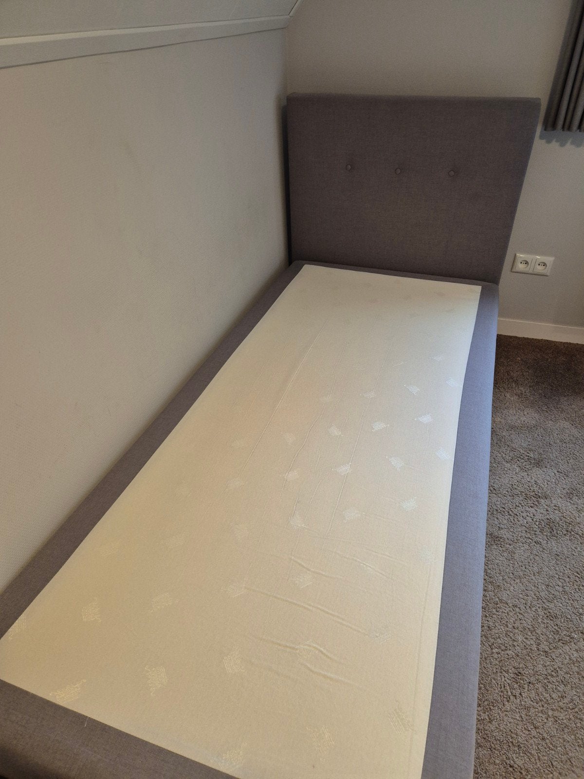 Eenpersoonsbed -  boxspring 90x200 1 persoons grijs, Ophalen, 90 cm, Eenpersoons, Zo goed als nieuw