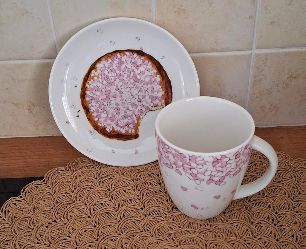 Mok en Schotel beschuit met rose muisjes, Douwe Egberts, Antiek en Kunst, Ophalen of Verzenden