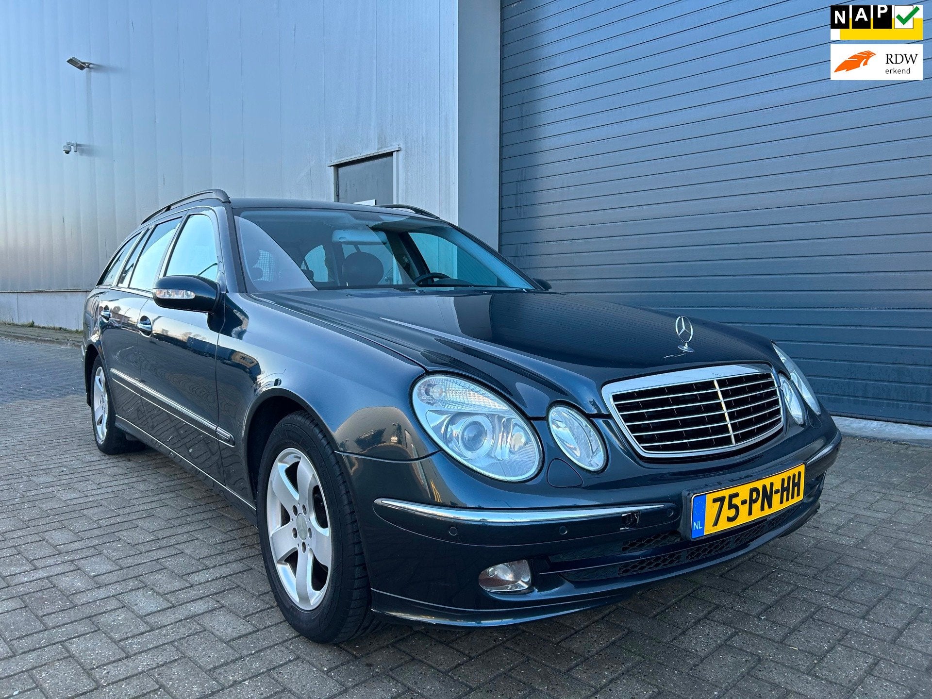 Mercedes-Benz E-klasse Combi 240 V6 Avantgarde AUT, Auto's, Automaat, Gebruikt, Zwart, 2597 cc
