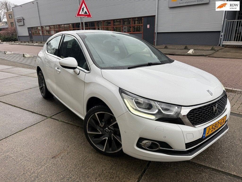 Citroen DS4 1.2 PureTech Business NAVI CLIMA 5 DR, Auto's, Citroën, 1199 cc, Leder en Stof, Wit, Bedrijf