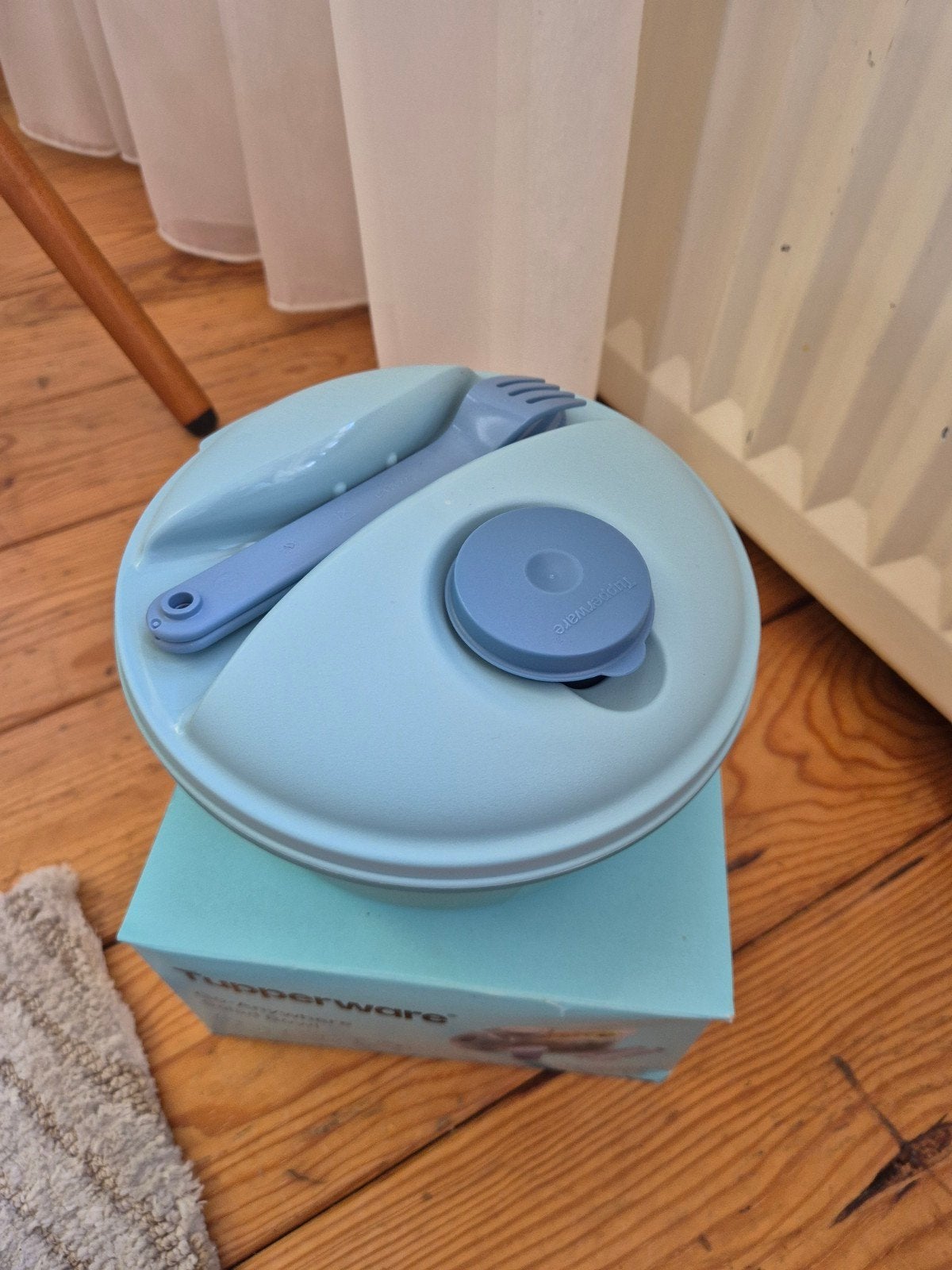 Tupperware Go-Anywhere Salade Kom - Nieuw in Doos, Ophalen of Verzenden, Nieuw, Blauw, Bak of Kom