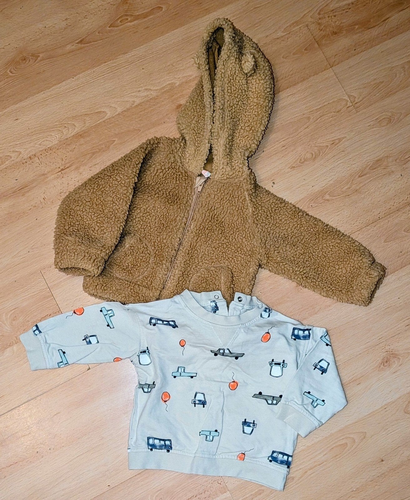 Teddy jasje en truitje maat 74, Ophalen of Verzenden, Zo goed als nieuw, Jasje, Hema