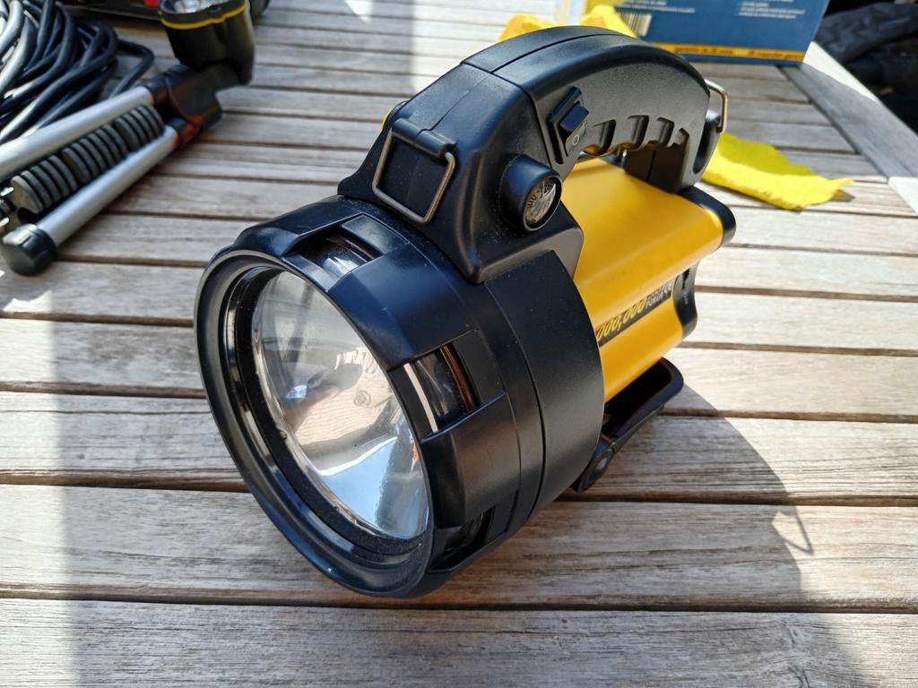 Zaklamp met radio werklamp, Ophalen of Verzenden, Batterij