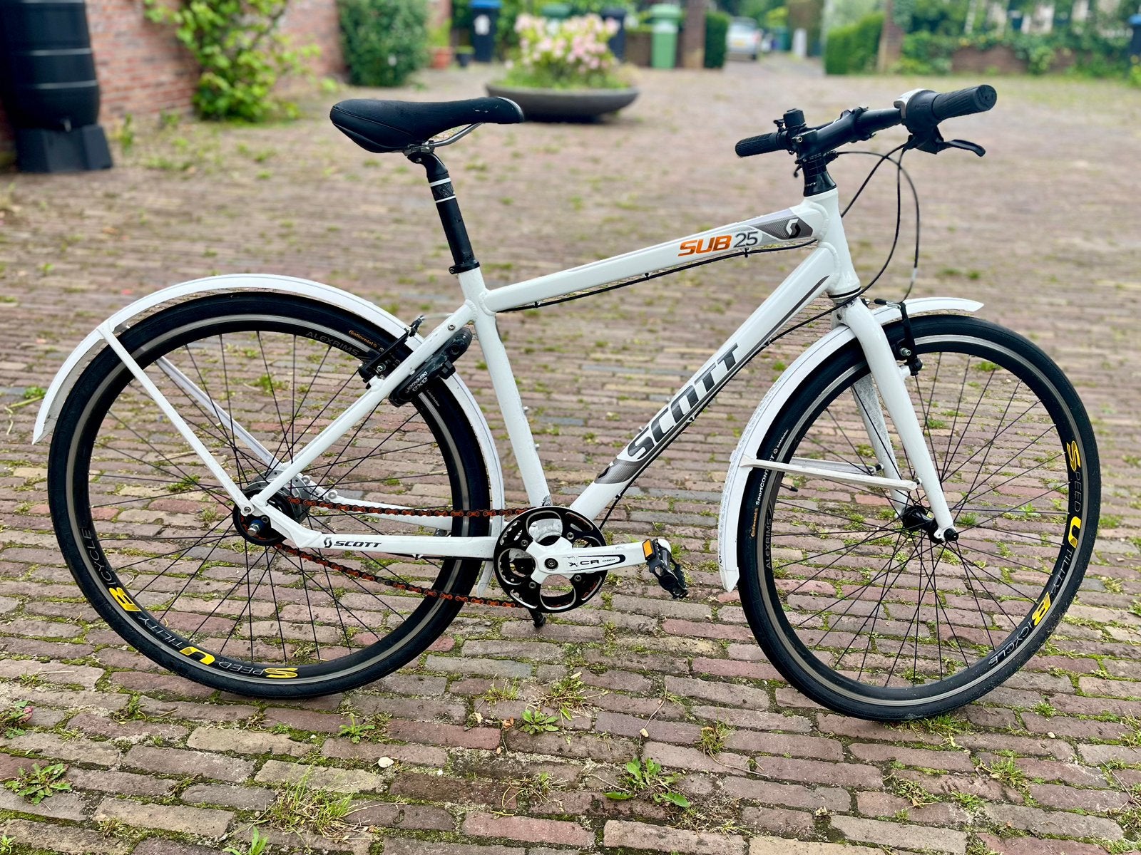 Scott SUB 25 Hybride Fiets - Wit, Fietsen en Brommers, Gebruikt, Velgrem, Versnellingen, 53 tot 57 cm