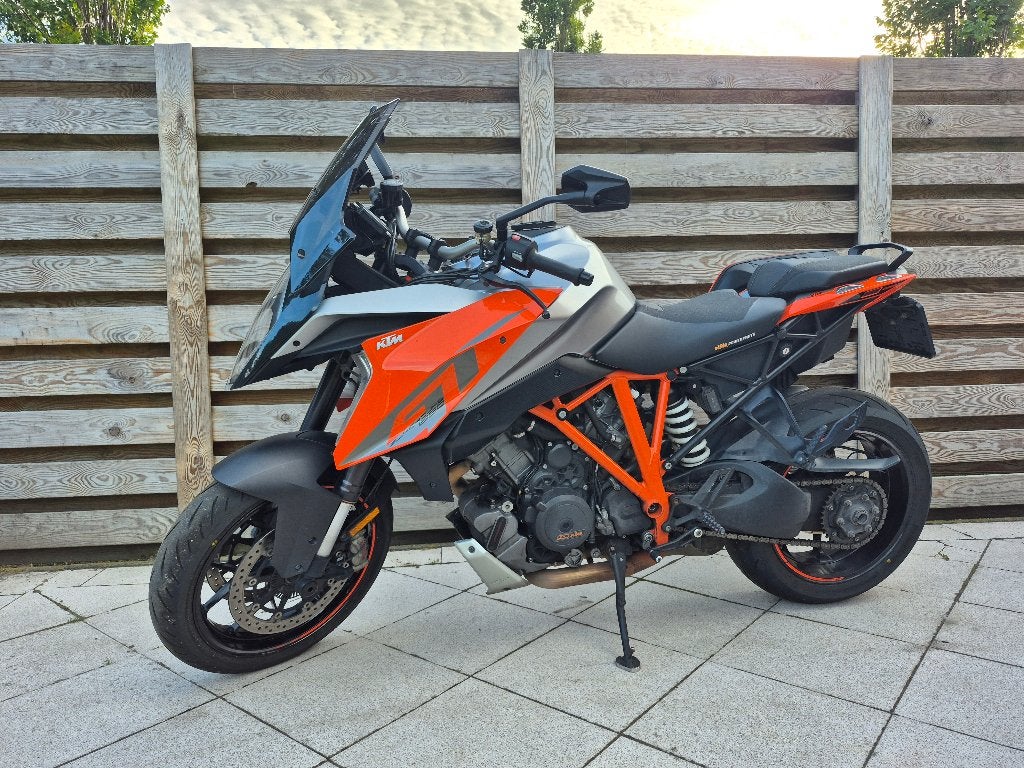 KTM superduke 1290 GT, 2 cilinders, Motorrijbewijs A, 1301 cc, Particulier
