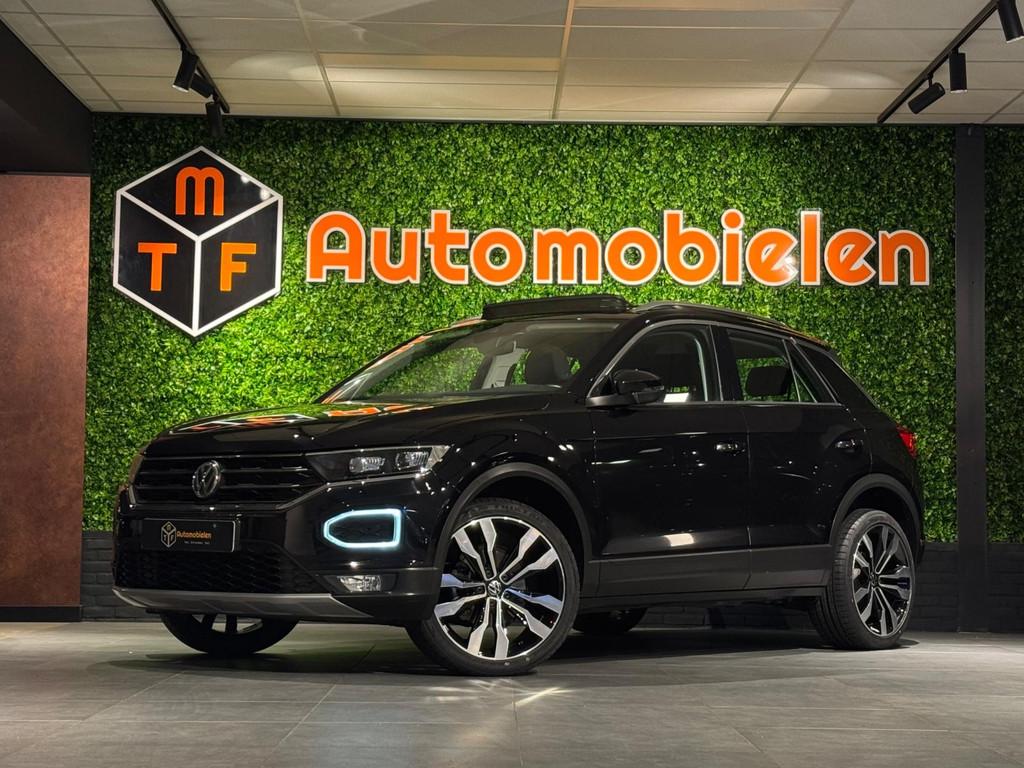 Volkswagen T-Roc 1.5 TSI Sport 150 PK |PANO|ACC|LANEASS.|STU, Stof, 4 cilinders, Zwart, Bedrijf