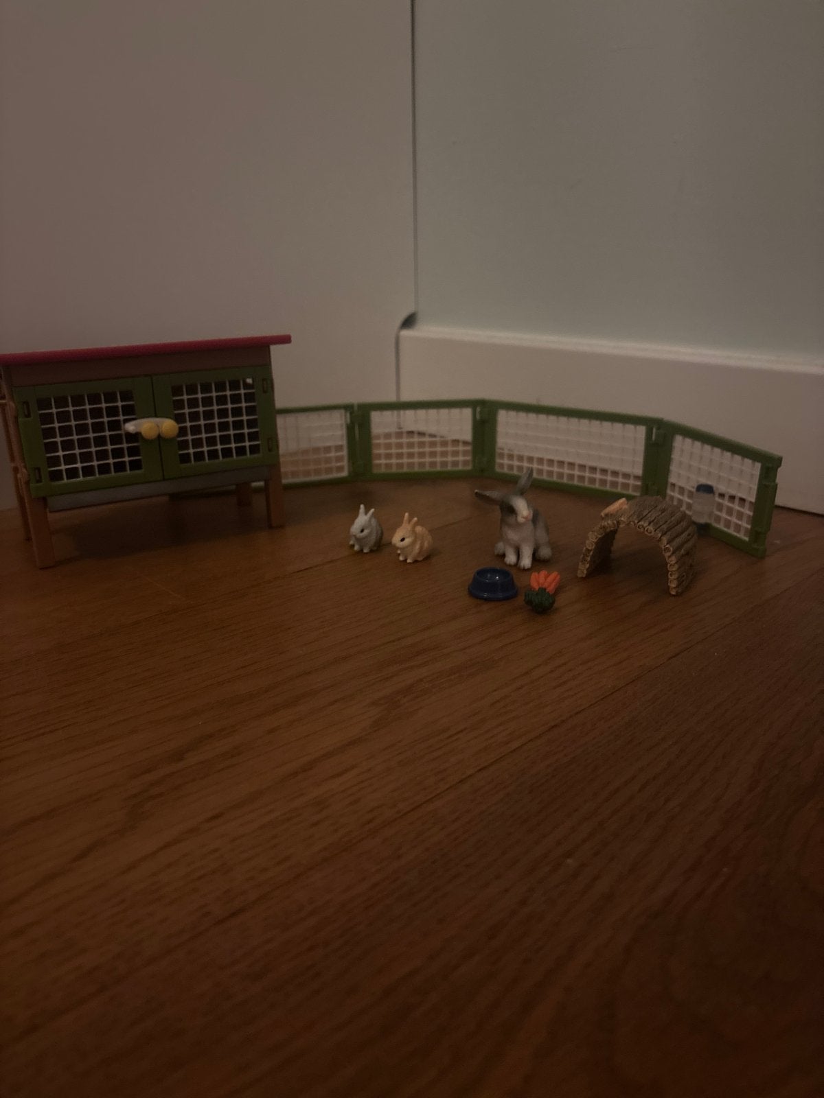 Schleich konijnenhok met konijnen en accessoires, Ophalen of Verzenden, Zo goed als nieuw, Jongen of Meisje