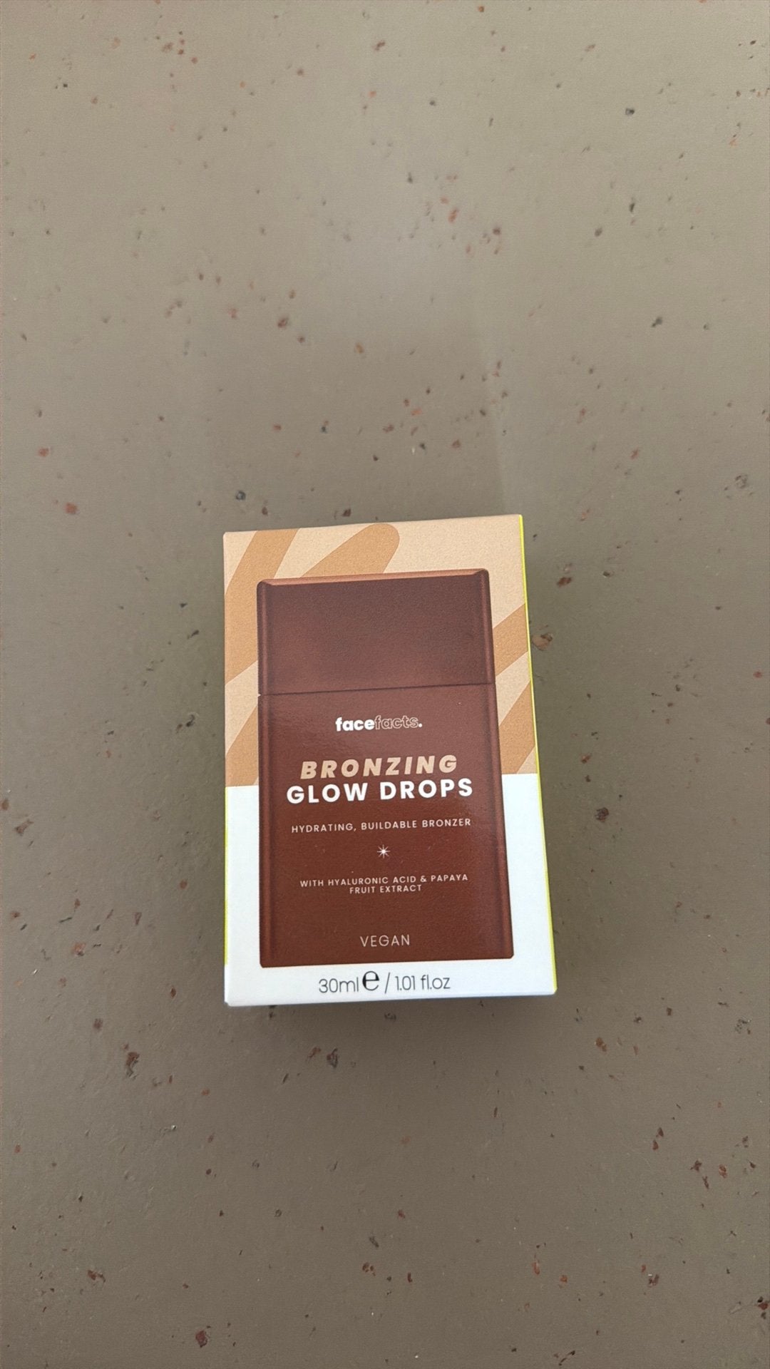 Facefacts gezicht zelfbruiner druppels bronzer, Ophalen of Verzenden, Nieuw, Gehele gezicht, Overige typen