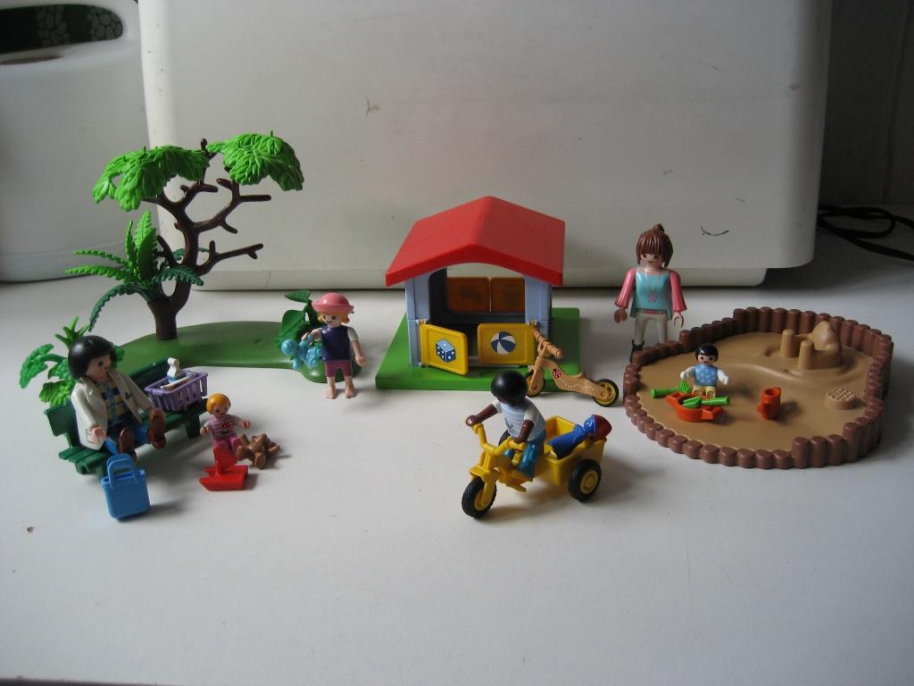 playmobil speeltuin met speelhuisje en zandbak, Kinderen en Baby's, Speelgoed | Playmobil, Ophalen of Verzenden, Zo goed als nieuw