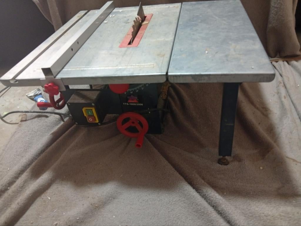 Zaagtafel - Compact en Krachtig, Gebruikt, Cirkelzaag, Onbekend, 600 tot 1200 watt