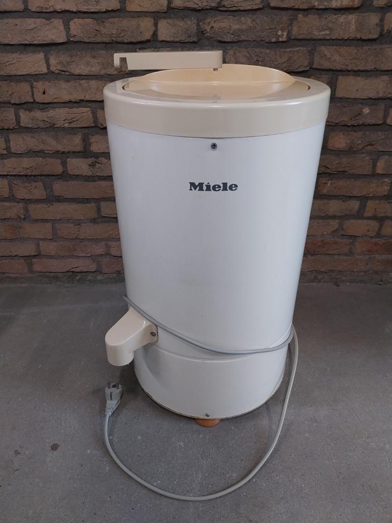 Miele Centrifuge - 2800 toeren, 63cm hoog, 36cm doorsnee, Ophalen, Gebruikt, Minder dan 85 cm