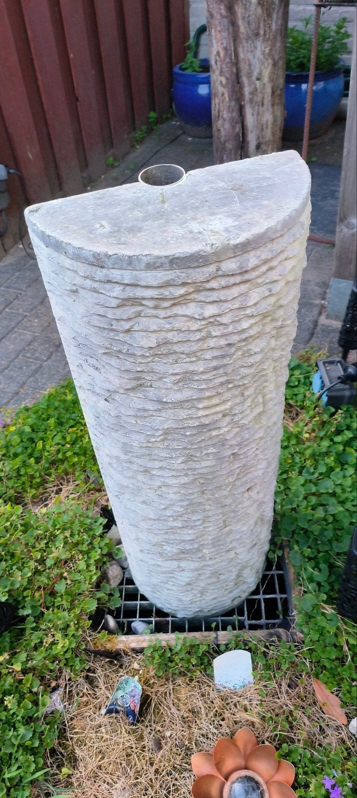 1 grote Water fontijn, Tuin en Terras, Waterpartijen en Fonteinen, Ophalen, Beton, Fontein