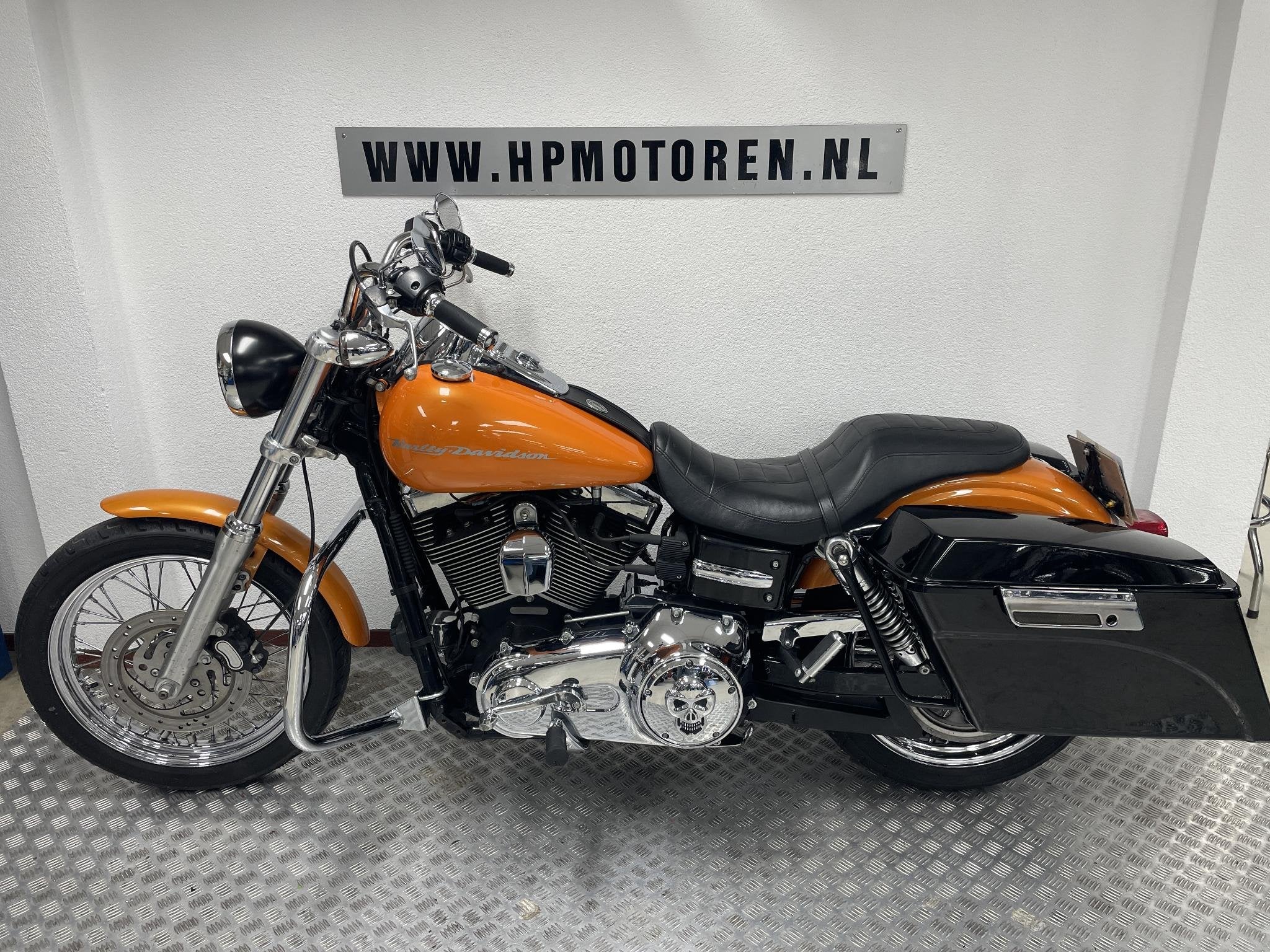 Harley Davidson FXDC Dyna Super Glide Superglide Custom 1584, Laan van Vredenoord 33
2289 DA  Rijswijk, NL, H-DCUSTOMERSERVICE@Harley-Davidson.com