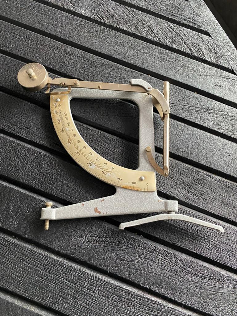Vintage RONA briefweger - Authentieke postweegschaal, Antiek en Kunst, Ophalen of Verzenden