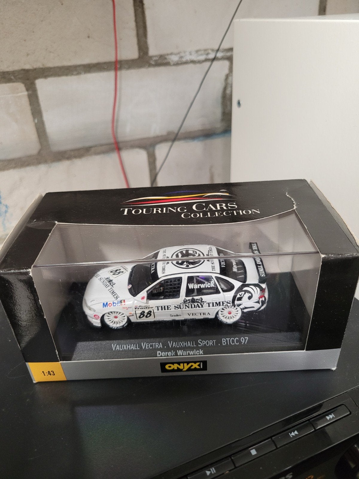 opel vectra onyx 1:43 XT062, Hobby en Vrije tijd, Modelauto's | 1:43, Ophalen of Verzenden, Zo goed als nieuw, Auto, Overige merken