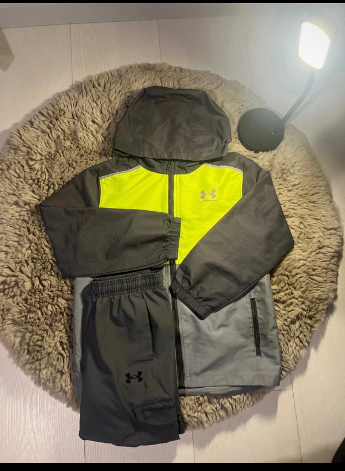 Under armour set broek en vest, Kinderen en Baby's, Verzenden, Zo goed als nieuw, Jongen, Broek