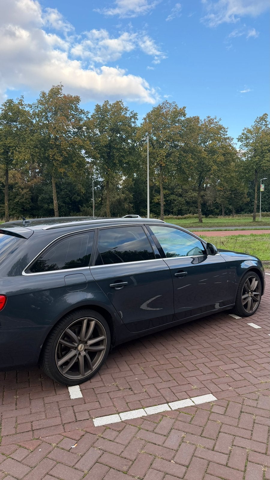 Foto 2 van Audi A4 2.0 Tfsi 132KW Avant Multitronic 2009 Grijs