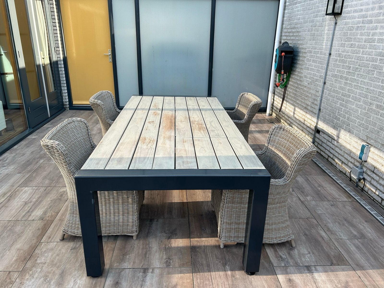Foto 9 van Gryllr Buitentafel met Teppanyaki plaat