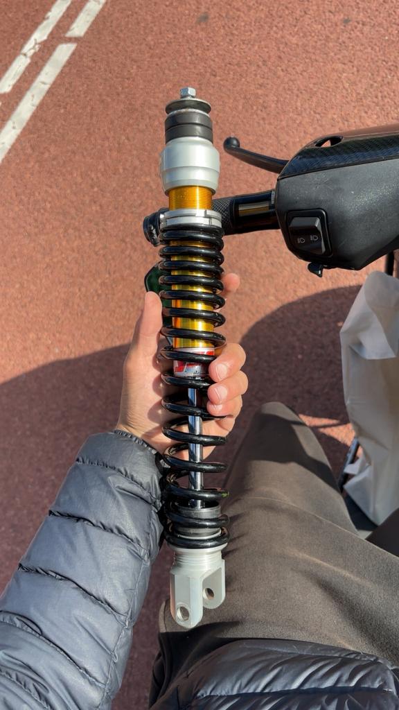 Yss veer goud vespa, Ophalen of Verzenden, Zo goed als nieuw, Overige typen, Vespa